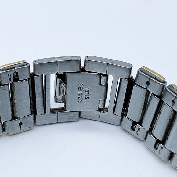 Vintage Butberrys Silver & Gold Wristwatch - Picture 10 of 13